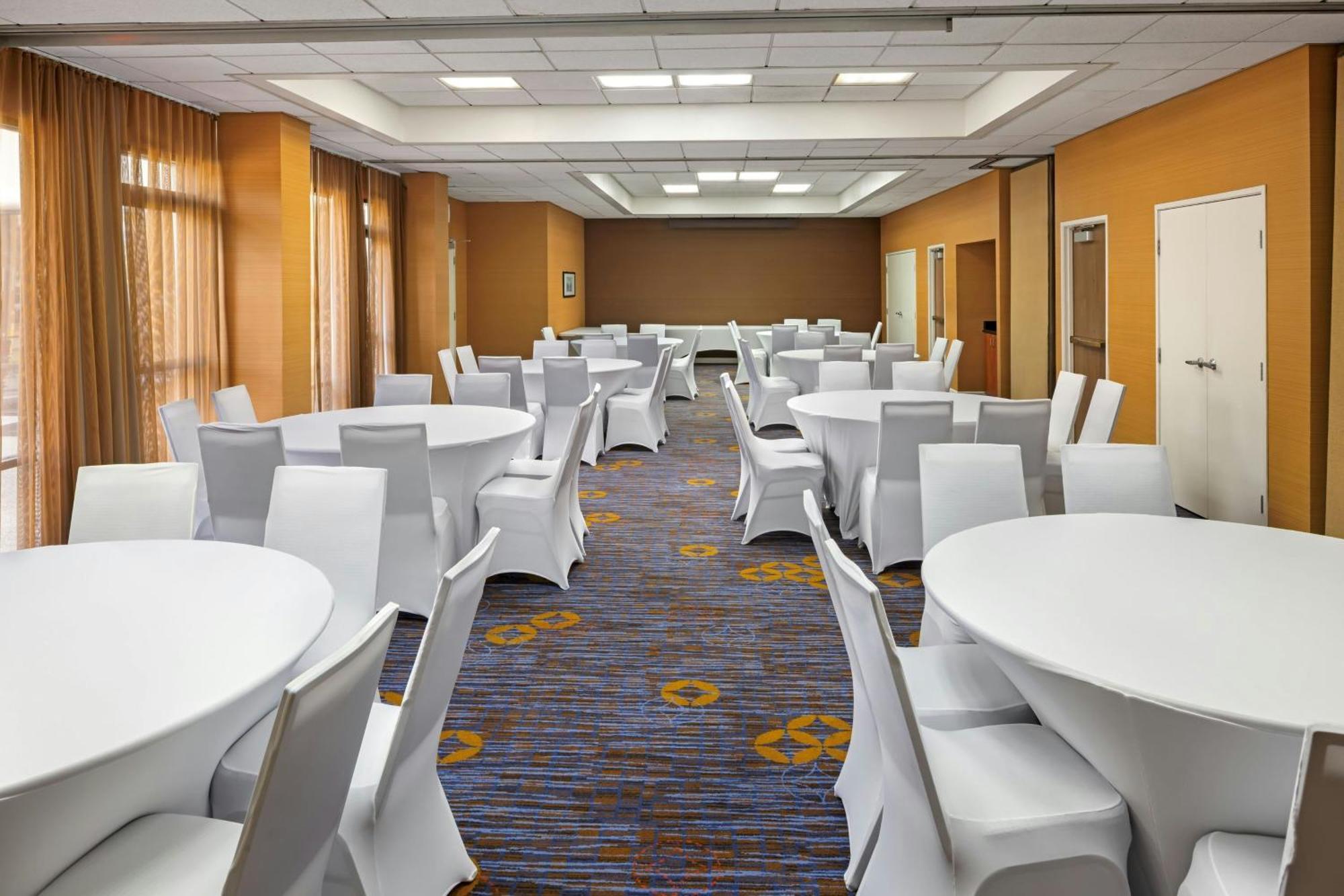 Courtyard By Marriott Ucr/moreno Valley Area Hotel